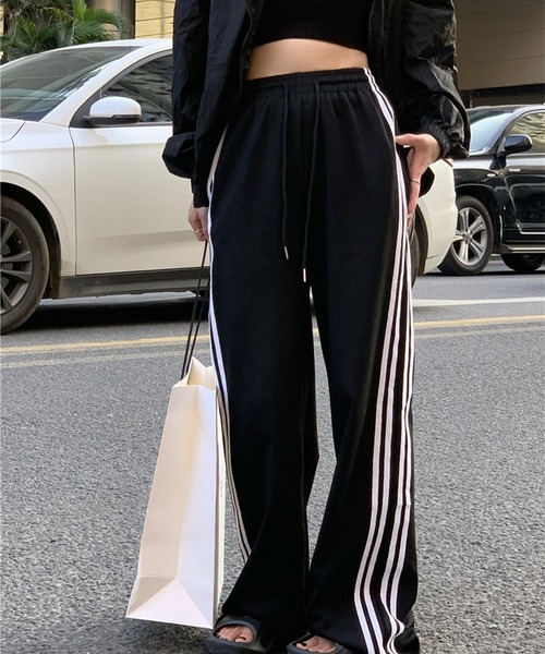 LYEON(リヨン)の「トラックパンツ(その他パンツ・レディース・ブラック/カーキ・FREE)」の3枚目の写真