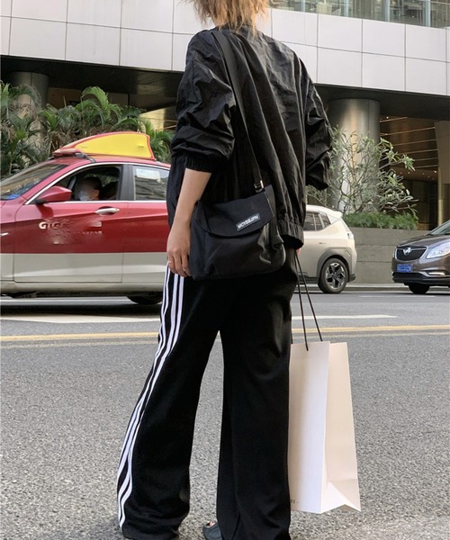 LYEON(リヨン)の「トラックパンツ(その他パンツ・レディース・ブラック/カーキ・FREE)」の4枚目の写真