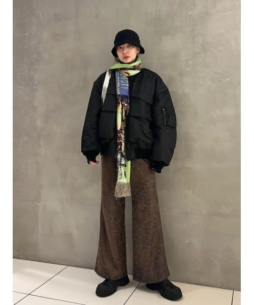 SLY（スライ）の「L/W CRACK F/LEATHER PT ローウエスト クラック フェイクレザー パンツ（スラックス・レディース・ブラウン/ブラック・2/1）」の16枚目の写真