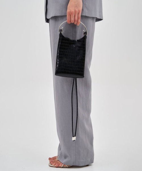 ADD CULUMN(アドカラム)の「【ADD CULUMN】ARCHI - THIN CROCO S クロコミニショルダーバッグ スマホショルダー A24S07B291(ショルダーバッグ・レディース・ブラック/アイボリー・FREE)」の4枚目の写真