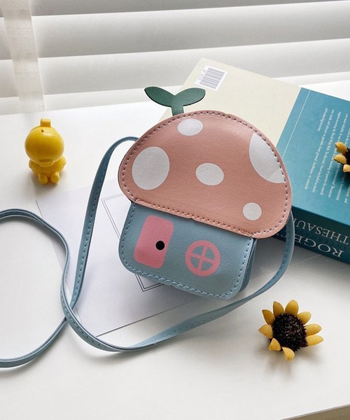 aimoha（アイモハ）の「【aimoha-KIDS-】子供服　キノコ小銭入りminiショルダーバッグ（ショルダーバッグ・キッズ・レッド/イエロー/グリーン/ピンク/ブルー・FREE）」の4枚目の写真