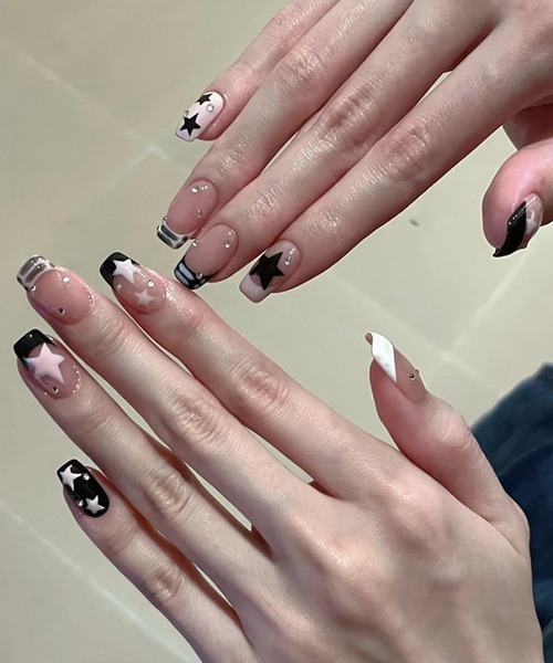 CERCA(チェルカ)の「LUON/【貼るだけ簡単】トレンドネイルチップ(ネイルシール/ネイルチップ・レディース・その他5/その他6/その他7/その他8/その他9/その他10/その他1/その他2/その他3/その他4・FREE)」の1枚目の写真