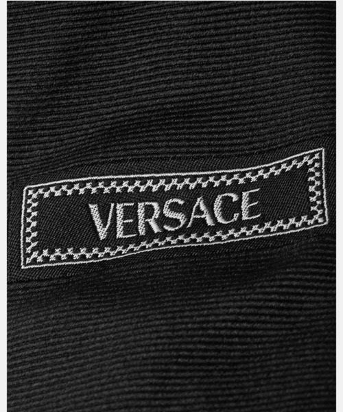 VERSACE(ヴェルサーチ)の「90S ヴィンテージ ロゴ シルク ネクタイ(ネクタイ・メンズ・ブラック×ホワイト・ONE SIZE)」の3枚目の写真