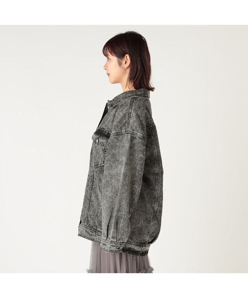 CECIL McBEE（セシルマクビー）の「オーバーサイズデニムジャケット（デニムジャケット・レディース・ブラック/ネイビー/ブルー・LARGE/MEDIUM）」の7枚目の写真