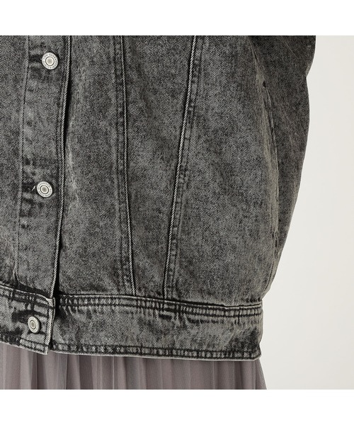 CECIL McBEE（セシルマクビー）の「オーバーサイズデニムジャケット（デニムジャケット・レディース・ブラック/ネイビー/ブルー・LARGE/MEDIUM）」の12枚目の写真