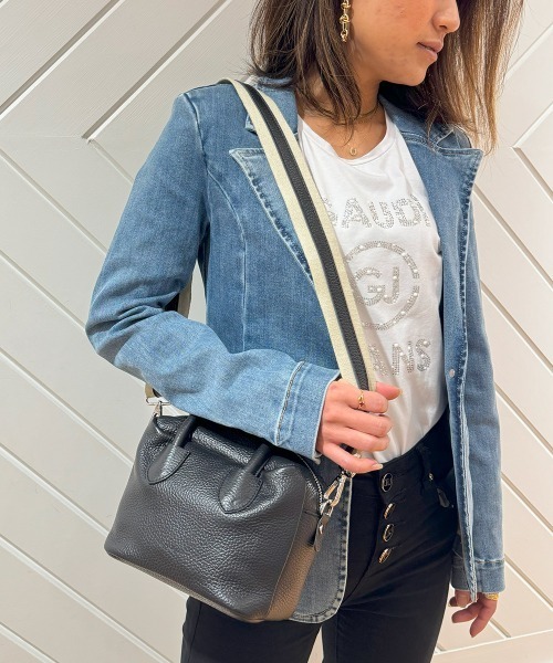 RIPANI(リパーニ)の「【RIPANI/リパーニ】バイカラーストラップレザーマイクロミニボストンバッグ(ショルダーバッグ・レディース・ホワイト/ブラック・FREE)」の11枚目の写真