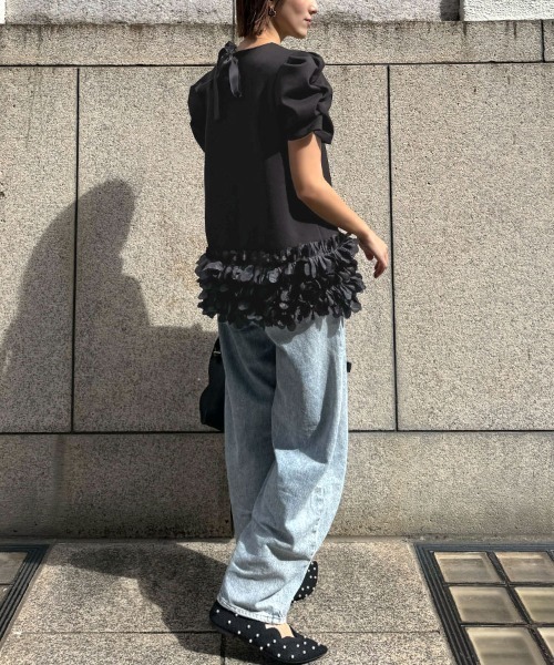 DONOBAN（ドノバン）の「ギャザースリーブフラワートップス（Tシャツ/カットソー・レディース・ブラック/ホワイト・FREE）」の17枚目の写真