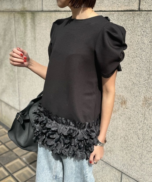 DONOBAN（ドノバン）の「ギャザースリーブフラワートップス（Tシャツ/カットソー・レディース・ブラック/ホワイト・FREE）」の18枚目の写真