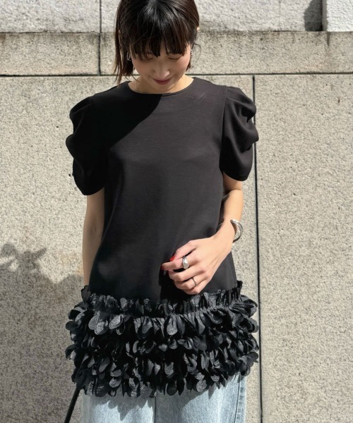 DONOBAN（ドノバン）の「ギャザースリーブフラワートップス（Tシャツ/カットソー・レディース・ブラック/ホワイト・FREE）」の19枚目の写真