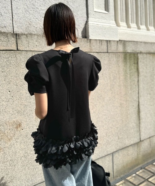 DONOBAN（ドノバン）の「ギャザースリーブフラワートップス（Tシャツ/カットソー・レディース・ブラック/ホワイト・FREE）」の11枚目の写真