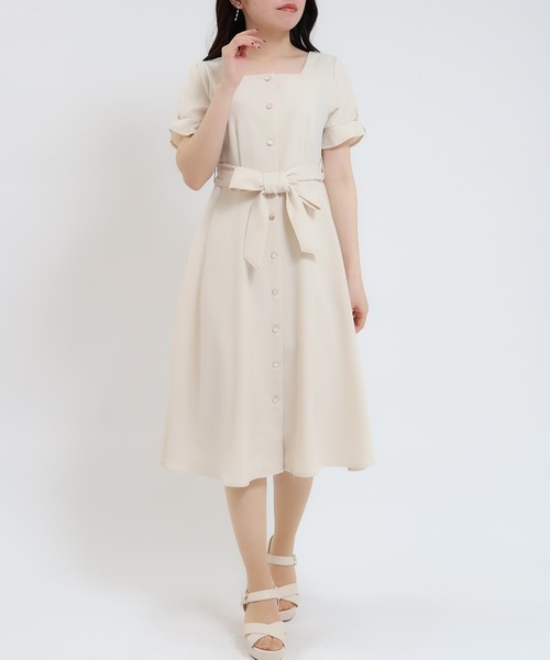 ASTORIA ODIER(アストリアオディール)の「スクエアネックサイドレースワンピース(ワンピース・レディース・サックスブルー/ネイビー/ラベンダー/ベージュ・SMALL/MEDIUM/LARGE)」の2枚目の写真