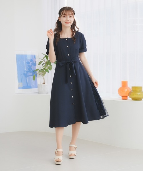 ASTORIA ODIER(アストリアオディール)の「スクエアネックサイドレースワンピース(ワンピース・レディース・サックスブルー/ネイビー/ラベンダー/ベージュ・SMALL/MEDIUM/LARGE)」の3枚目の写真