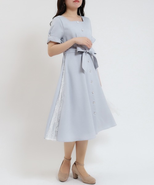 ASTORIA ODIER(アストリアオディール)の「スクエアネックサイドレースワンピース(ワンピース・レディース・サックスブルー/ネイビー/ラベンダー/ベージュ・SMALL/MEDIUM/LARGE)」の4枚目の写真