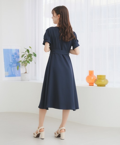 ASTORIA ODIER(アストリアオディール)の「スクエアネックサイドレースワンピース(ワンピース・レディース・サックスブルー/ネイビー/ラベンダー/ベージュ・SMALL/MEDIUM/LARGE)」の14枚目の写真