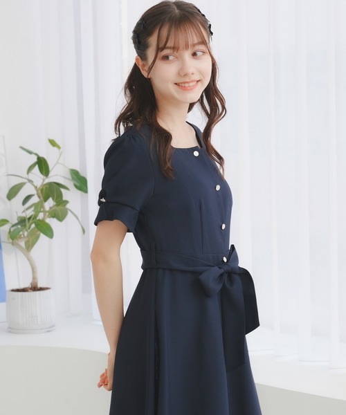 ASTORIA ODIER(アストリアオディール)の「スクエアネックサイドレースワンピース(ワンピース・レディース・サックスブルー/ネイビー/ラベンダー/ベージュ・SMALL/MEDIUM/LARGE)」の20枚目の写真