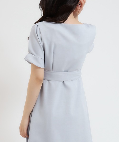 ASTORIA ODIER(アストリアオディール)の「スクエアネックサイドレースワンピース(ワンピース・レディース・サックスブルー/ネイビー/ラベンダー/ベージュ・SMALL/MEDIUM/LARGE)」の6枚目の写真