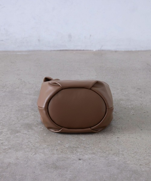 EFOLE(エフォル)の「Metal one handle / メタル ワンハンドル バッグ(トートバッグ・レディース・オフホワイト/ブラック/ブラウン・FREE)」の6枚目の写真