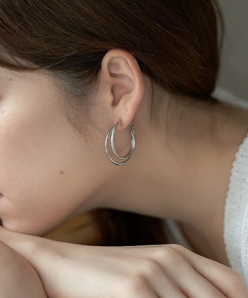 ROOM(-)の「queen hoop pierce(ピアス(両耳用)・レディース・シルバー・FREE)」の2枚目の写真