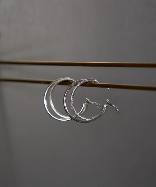 ROOM(-)の「queen hoop pierce(ピアス(両耳用)・レディース・シルバー・FREE)」の4枚目の写真