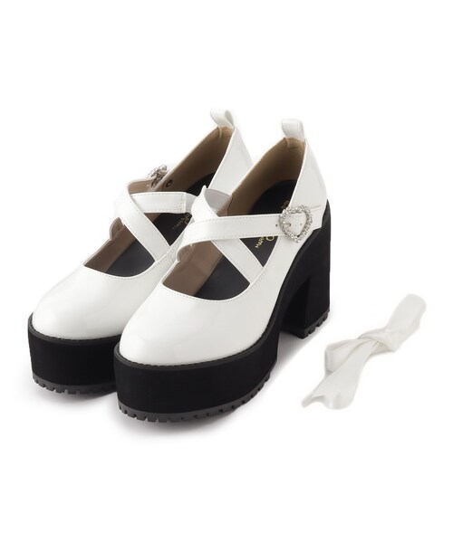 cs T&P（シーエスティーアンドピー）の「厚底ハートバックル２WAYリボンレースアップパンプス　24SS（パンプス・レディース・ブラック系1/ホワイト系2・S/M/L/LL）」の3枚目の写真