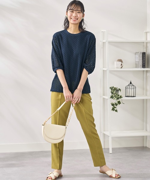 BELLUNA PLUS（ベルーナ）の「ストレッチレース使い美人顔プルオーバー（Tシャツ/カットソー・レディース・イエロー系/ネイビー/ブルー/オフホワイト・LARGE/MEDIUM/SMALL/X-LARGE）」の10枚目の写真