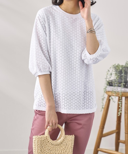 BELLUNA PLUS（ベルーナ）の「ストレッチレース使い美人顔プルオーバー（Tシャツ/カットソー・レディース・イエロー系/ネイビー/ブルー/オフホワイト・LARGE/MEDIUM/SMALL/X-LARGE）」の7枚目の写真