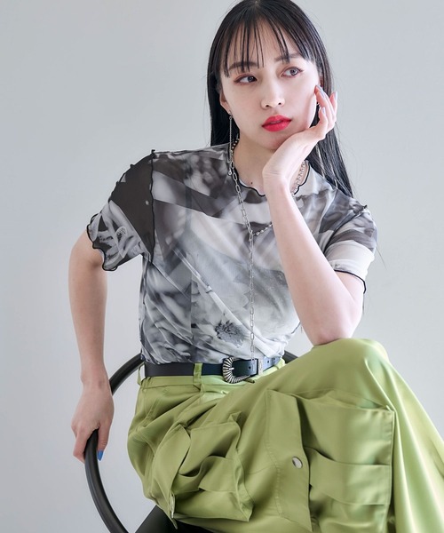 HARE（ハレ）の「フラワーコラージュシアートップス(HARE)（Tシャツ/カットソー・レディース・ブラック/オフホワイト/ブルー/ブラウン・FREE）」の7枚目の写真