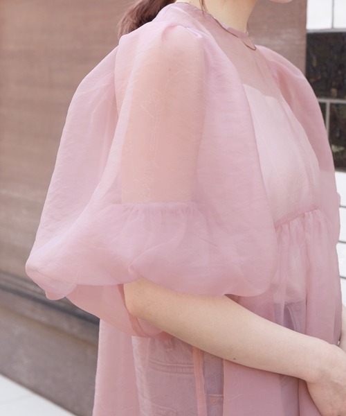 w closet（ダブルクローゼット）の「オーガンジーボリュームブラウス