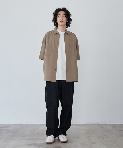coen(コーエン)の「COMFORTDRYシャツ(WEB限定カラー)(シャツ/ブラウス・メンズ・ベージュ/ブラック/ナチュラル/ロイヤルブルー/ネイビー/グレー・L/M/XL)」の20枚目の写真