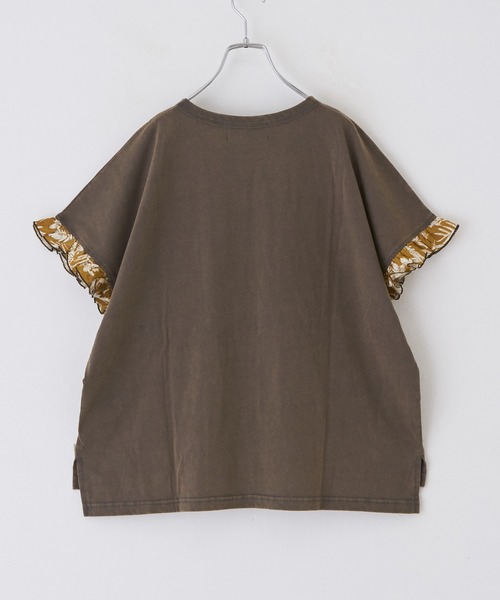 CUBE SUGAR（キューブシュガー）の「パウダー加工リメイク風袖口フリルTシャツ（Tシャツ/カットソー・レディース・マルチ/ベージュ/レッド/スミクロ・M）」の17枚目の写真