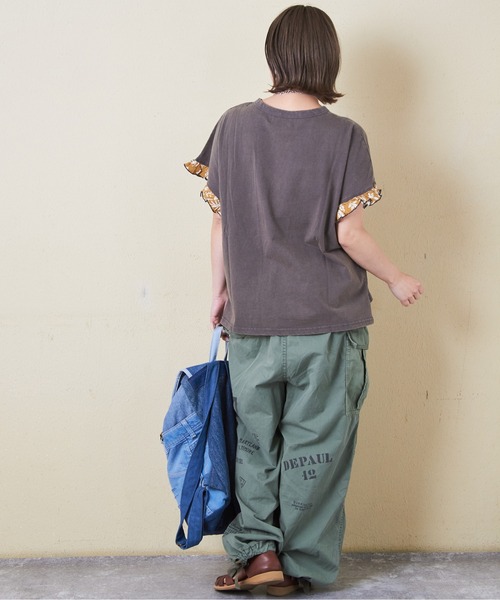CUBE SUGAR（キューブシュガー）の「パウダー加工リメイク風袖口フリルTシャツ（Tシャツ/カットソー・レディース・マルチ/ベージュ/レッド/スミクロ・M）」の7枚目の写真