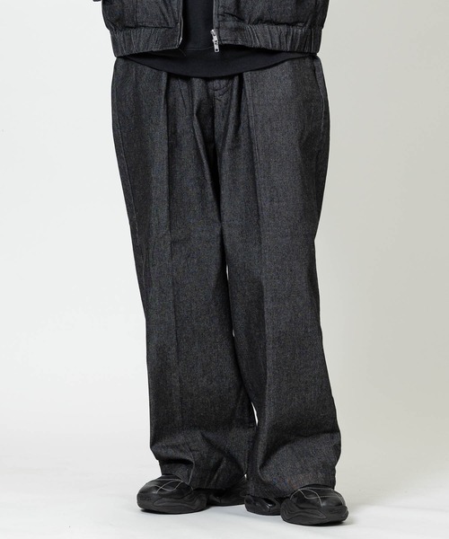 JOHN'S CLOSET(ジョンズクローゼット)の「【13】ワンタックワイドパンツ(デニムパンツ・メンズ・ホワイト/ブラック/ブルー/ブラック系2/ブラウン系1/ブラック系1/ブルー系1・MEDIUM/LARGE)」の4枚目の写真