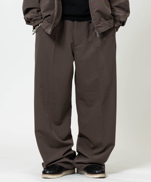 JOHN'S CLOSET(ジョンズクローゼット)の「【13】ワンタックワイドパンツ(デニムパンツ・メンズ・ホワイト/ブラック/ブルー/ブラック系2/ブラウン系1/ブラック系1/ブルー系1・MEDIUM/LARGE)」の5枚目の写真