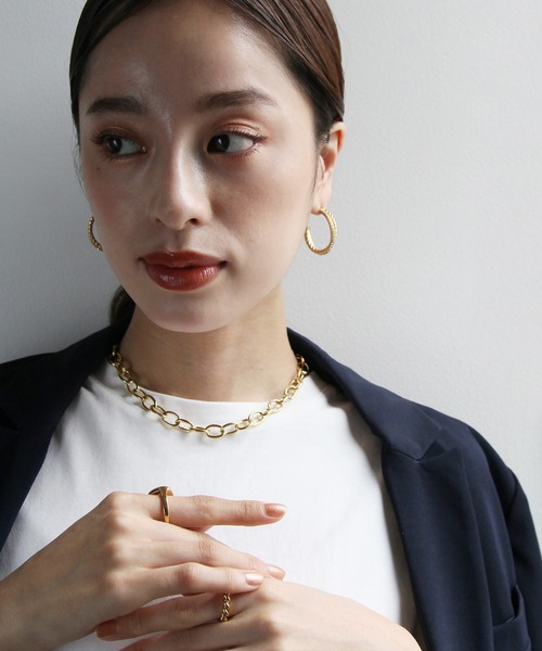 abaskdesign(アバスクデザイン)の「金属アレルギー対応 クロスロープデザインステンレスピアス(ピアス(両耳用)・レディース・ゴールド・FREE)」の3枚目の写真