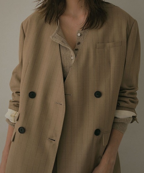 ETRE TOKYO（エトレトウキョウ）の「ノーカラーダブルブレストオーバージャケット（ノーカラージャケット・レディース・ブラウン/ベージュ/ブラック・S/M）」の3枚目の写真