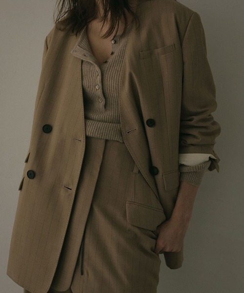 ETRE TOKYO（エトレトウキョウ）の「ノーカラーダブルブレストオーバージャケット（ノーカラージャケット・レディース・ブラウン/ベージュ/ブラック・S/M）」の18枚目の写真