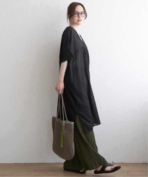 LBC（エルビーシー）の「Vネックピンタックセットワンピース（ワンピース・レディース・ブラック/ブラウン/レッド/ダークオリーブ・M）」の8枚目の写真