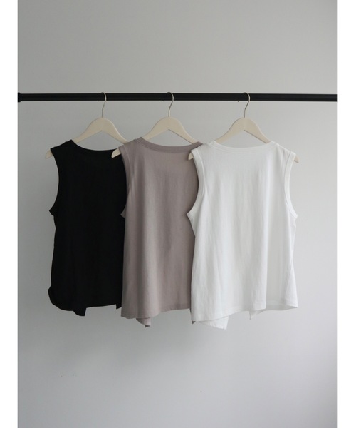 JUMELLE（ジュメロ）の「cross ribbon tank（タンクトップ・レディース・グレイッシュベージュ/ブラック/オフホワイト・MEDIUM）」の4枚目の写真