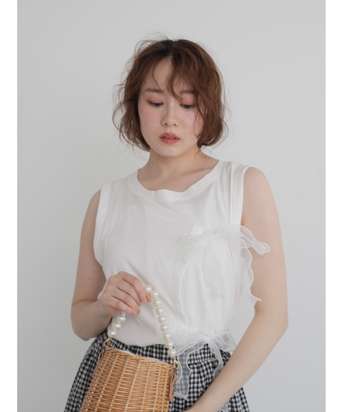 JUMELLE（ジュメロ）の「cross ribbon tank（タンクトップ・レディース・グレイッシュベージュ/ブラック/オフホワイト・MEDIUM）」の7枚目の写真