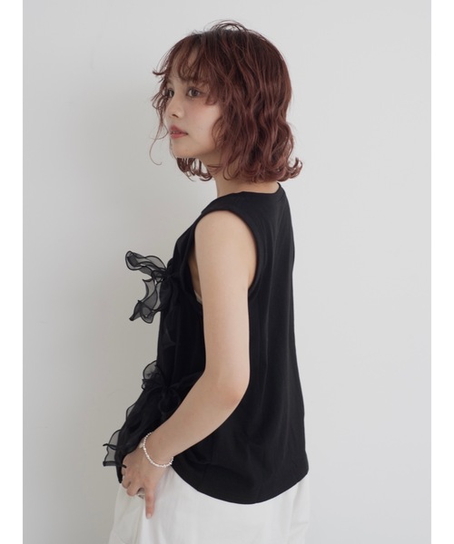 JUMELLE（ジュメロ）の「cross ribbon tank（タンクトップ・レディース・グレイッシュベージュ/ブラック/オフホワイト・MEDIUM）」の15枚目の写真