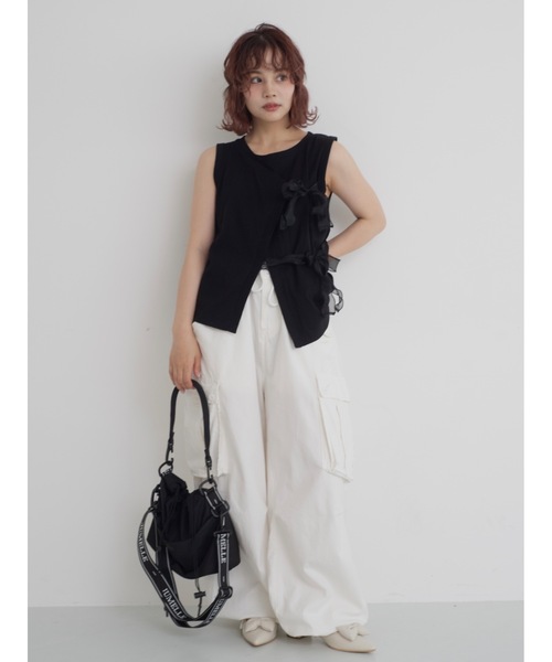 JUMELLE（ジュメロ）の「cross ribbon tank（タンクトップ・レディース・グレイッシュベージュ/ブラック/オフホワイト・MEDIUM）」の16枚目の写真