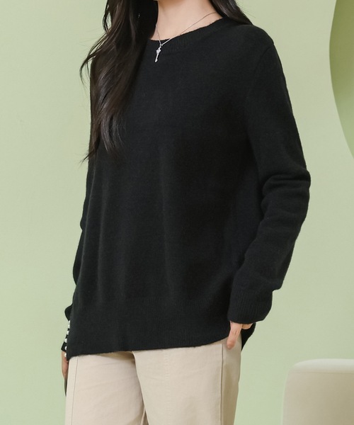 Lace Ladies(レースレディース)の「サイドスリット パール付き クルーネック ニット プルオーバー(ニット/セーター・レディース・ブラック/アイボリー/グレイッシュベージュ/ブルー・FREE)」の7枚目の写真