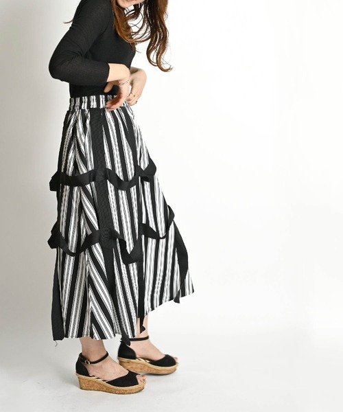 モノトーンストライプ ウエストゴム モードフレアロングスカート