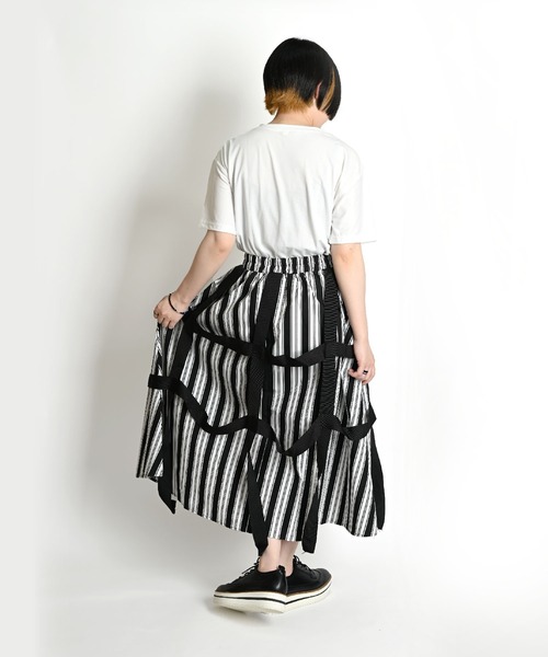 モノトーンストライプ ウエストゴム モードフレアロングスカート