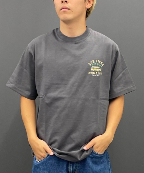 ムラサキスポーツ（ムラサキスポーツ）の「TREAL/トゥリール  TRMTｼｬﾂ【ﾊﾞﾝ】 MOTR24SM008（Tシャツ/カットソー・メンズ・チャコール/ホワイト・M/L）」の8枚目の写真