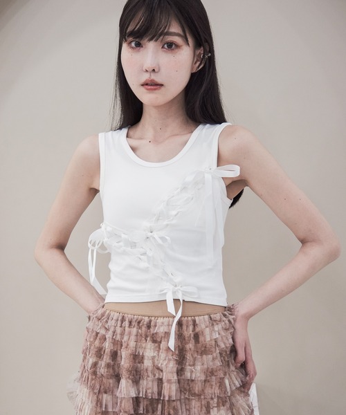Y/lim(イリム)の「ランダムレースアップタンク(タンクトップ・レディース・ブラック/オフホワイト/ベージュ・FREE)」の17枚目の写真