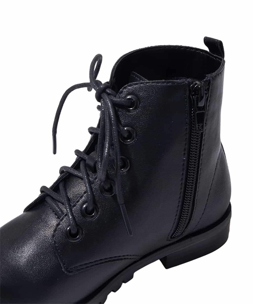 a.v.v（アーヴェヴェ）の「[19-24cm]【ファスナー付きで楽ちん】レースアップショートブーツ（ブーツ・キッズ・ブラック・19/20/21/22/24/23）」の4枚目の写真