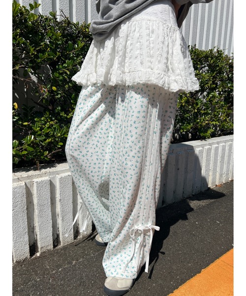 WC（ダブル シー）の「リトルフラワースウェットトラックパンツ（スウェットパンツ・レディース・ピンク/サックスブルー・FREE）」の3枚目の写真