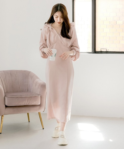 Julia Boutique（ジュリアブティック）の「【22-24.5cm】 ビジュー付き厚底スニーカー（スニーカー・レディース・ブラック/アイボリー・35/36/37/38/39/40）」の4枚目の写真