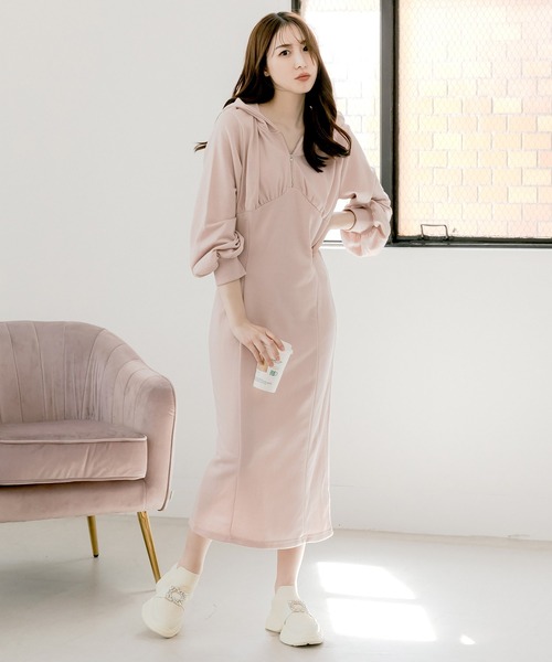 Julia Boutique（ジュリアブティック）の「【22-24.5cm】 ビジュー付き厚底スニーカー（スニーカー・レディース・ブラック/アイボリー・35/36/37/38/39/40）」の5枚目の写真